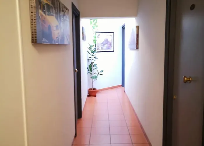 Casa Felice A Piazza Zama Rome